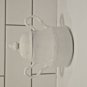 J&G Meakin Sterling Colonial English Ironstone Sugar Bowl and Lid